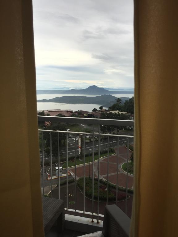 Ron'S Condo Overlooking The Lake Tagaytay City Exterior photo